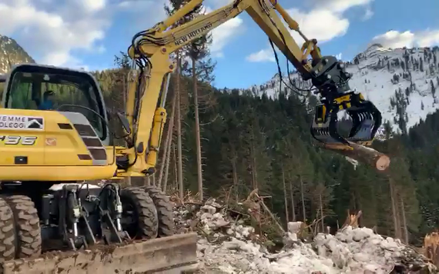 MB-G900 New Holland MH36 Excavator